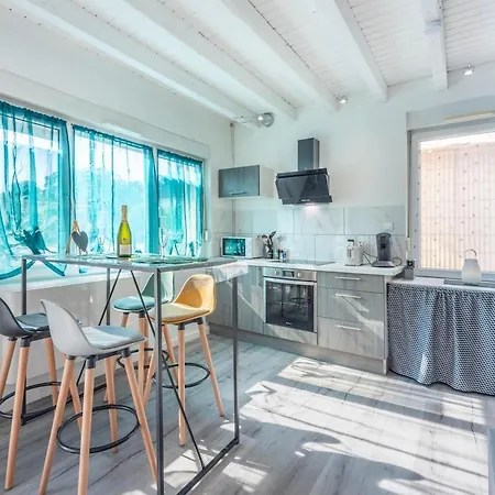 Evasion Avec Terrasse Suspendue - Parking - Wifi * Golbey