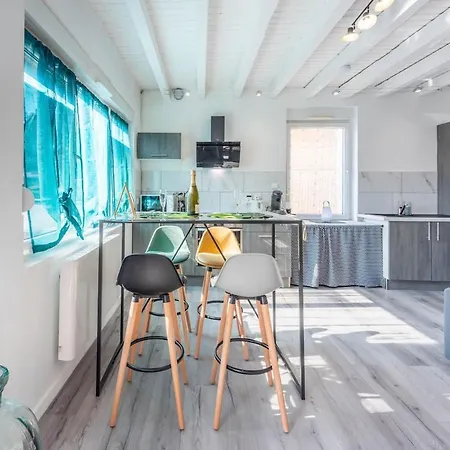 Golbey Evasion - Parking - Climatisation - Terrasse Suspendue - Wifi Апартаменты *