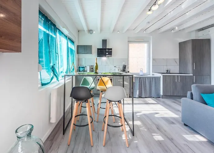 Evasion Avec Terrasse Suspendue - Parking - Wifi アパート *